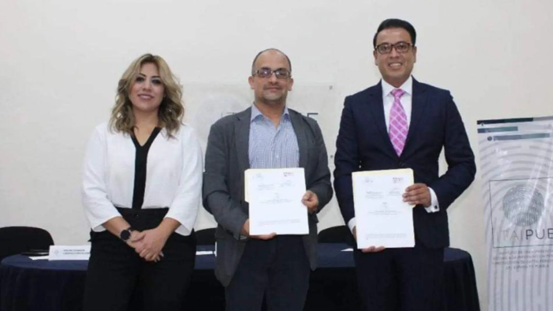 se efectuó la Firma del Convenio General de Colaboración en Materia de Transparencia, Acceso a la Información Pública y Protección de Datos Personales, entre el H. Ayuntamiento de Libres y el Institut